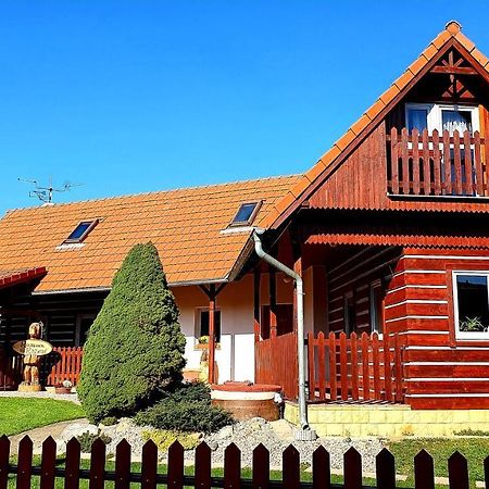 Roubenka Rozkos Villa Nove Mesto nad Metuji Ngoại thất bức ảnh