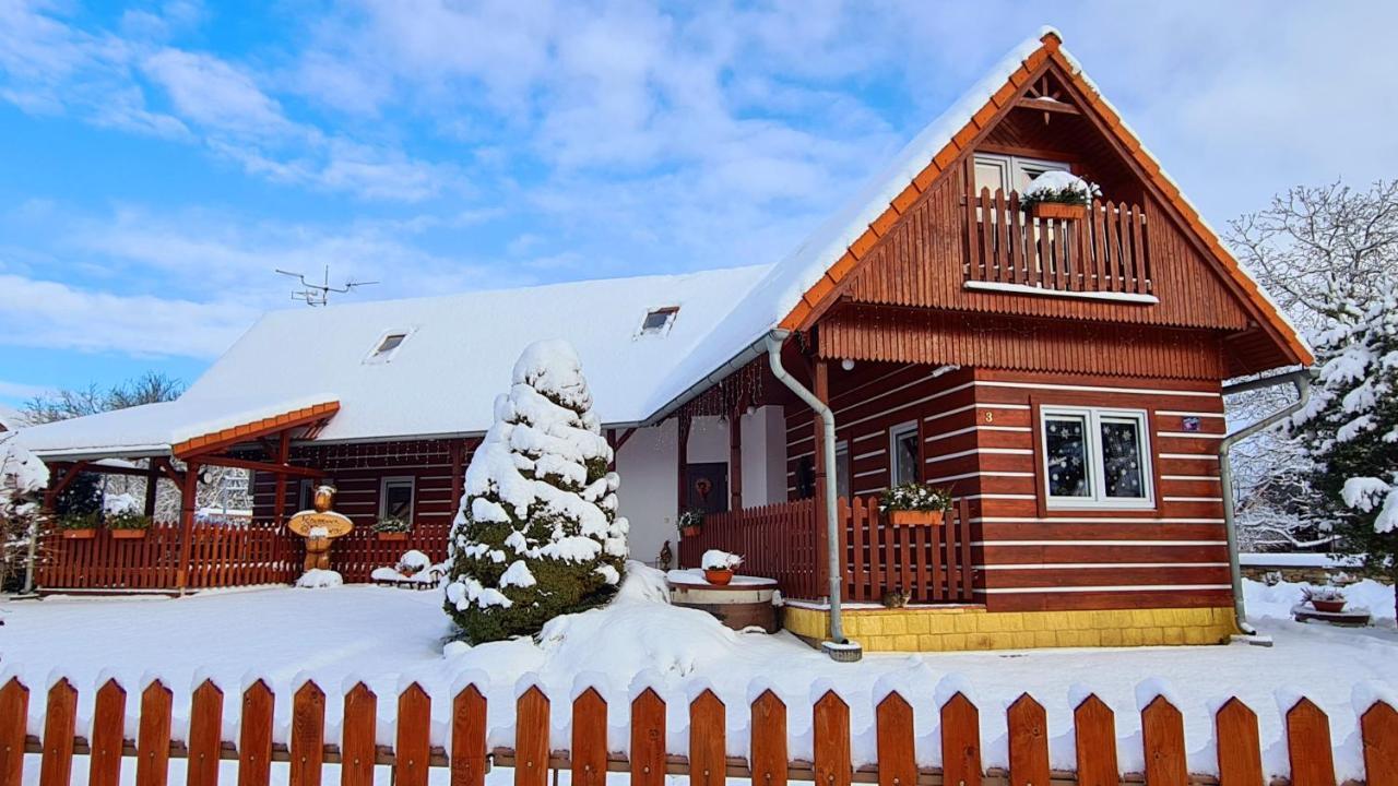 Roubenka Rozkos Villa Nove Mesto nad Metuji Ngoại thất bức ảnh