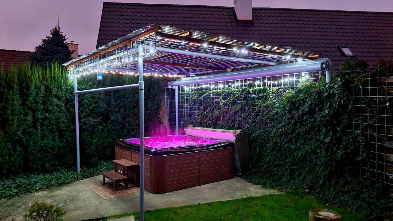 Roubenka Rozkos Villa Nove Mesto nad Metuji Ngoại thất bức ảnh