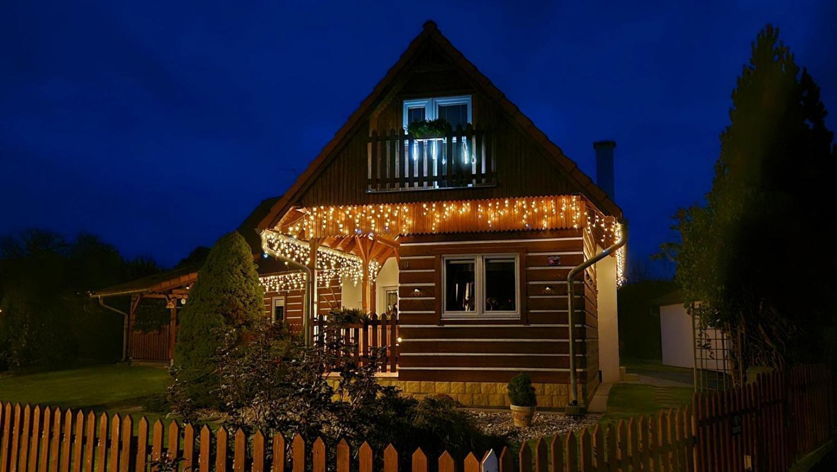 Roubenka Rozkos Villa Nove Mesto nad Metuji Ngoại thất bức ảnh