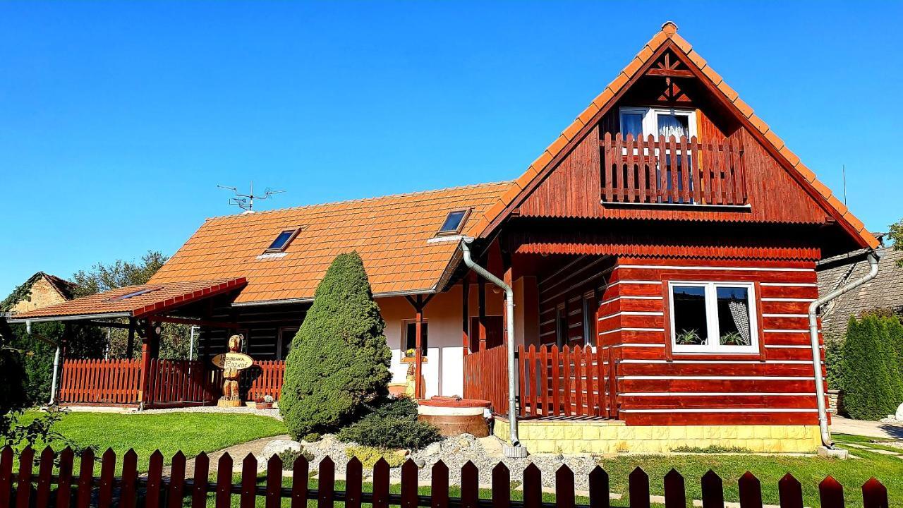 Roubenka Rozkos Villa Nove Mesto nad Metuji Ngoại thất bức ảnh